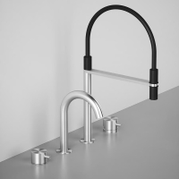 Quadro Design IdealAqua змішувач до кухні з фільтрованою водою і душем Quadro Design IdealAqua змішувач до кухні з фільтрованою водою і душем